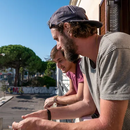 Lobby Collective - Hostel *