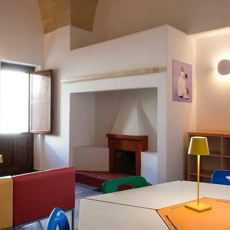 Lobby Collective - * Lecce