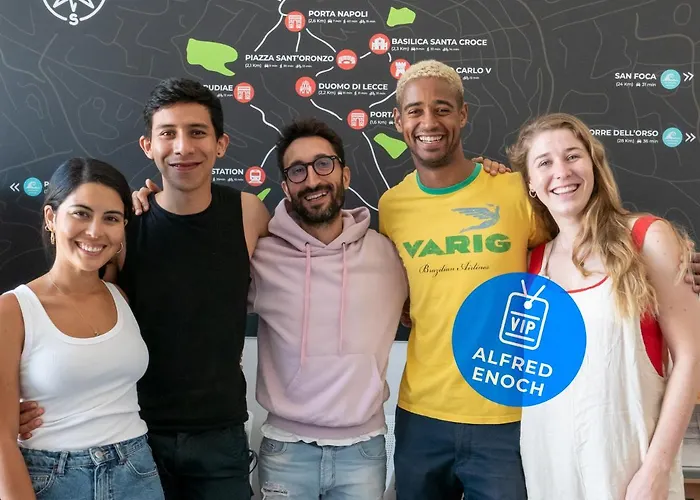 Lobby Collective - * לצ'ה