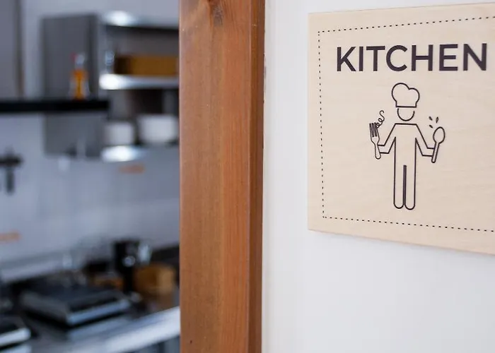 אכסניה Lobby Collective -