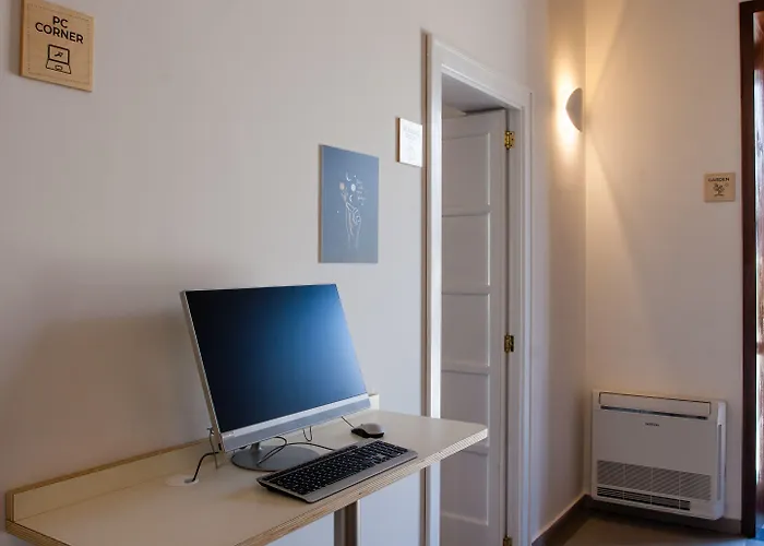 Lobby Collective - * לצ'ה