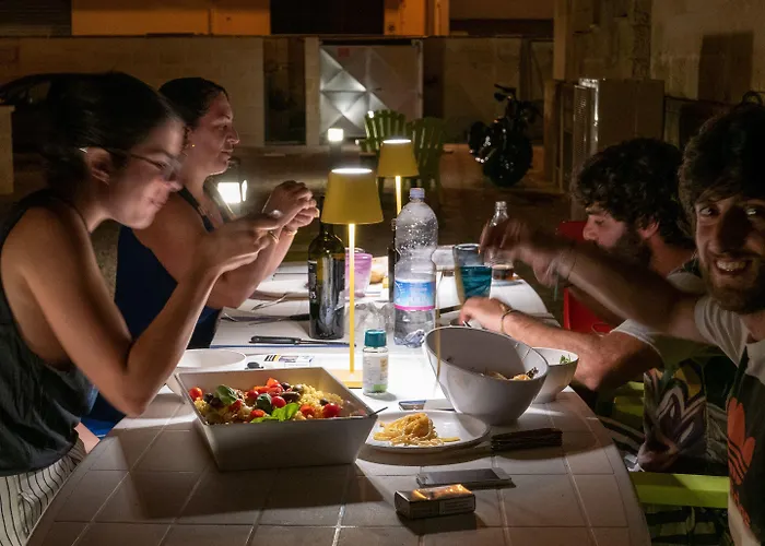 Lobby Collective - אכסניה לצ'ה