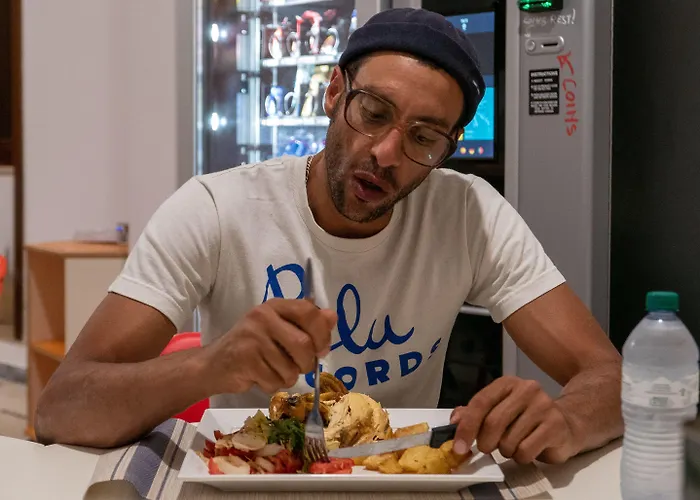 Lobby Collective - לצ'ה