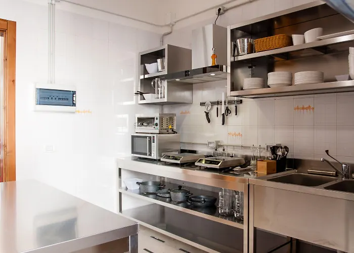 Lobby Collective - * לצ'ה