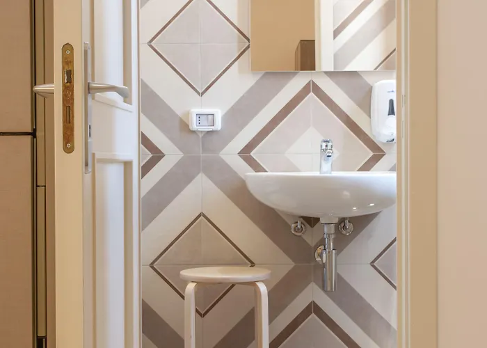 Lobby Collective - אכסניה *