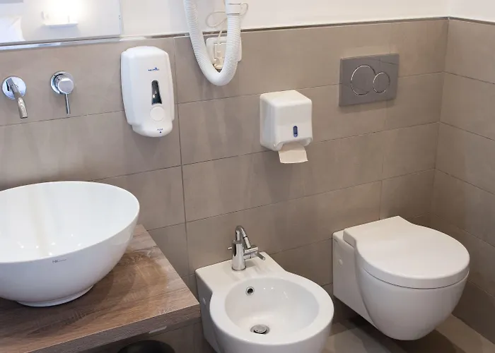 Lobby Collective - אכסניה *