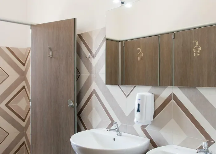 אכסניה Lobby Collective -