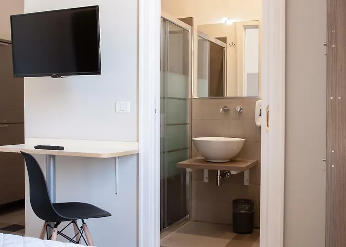 אכסניה Lobby Collective - *