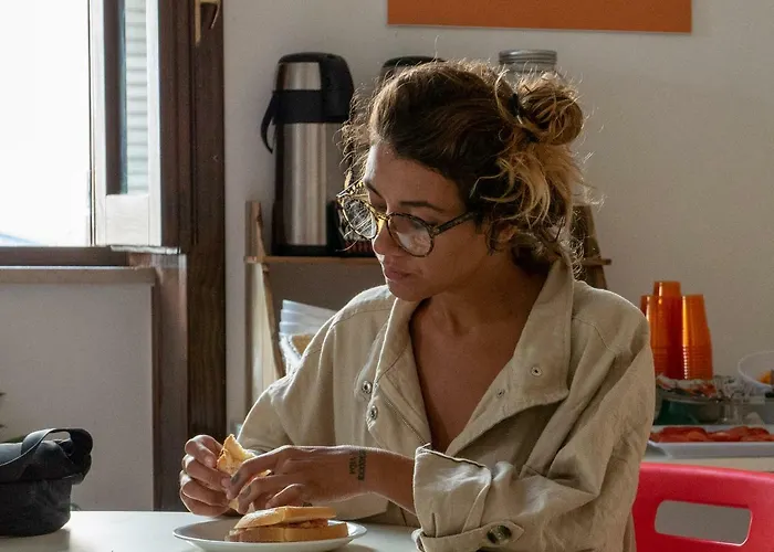 Lobby Collective - לצ'ה