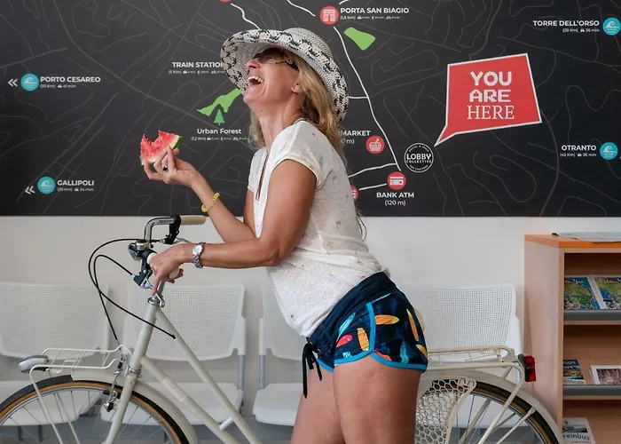 אכסניה Lobby Collective - *