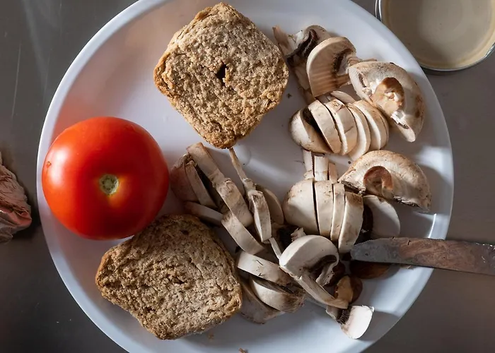 Lobby Collective - אכסניה *