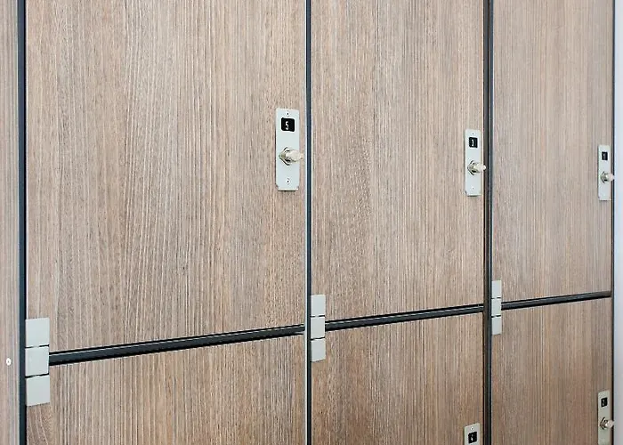 Lobby Collective - * לצ'ה